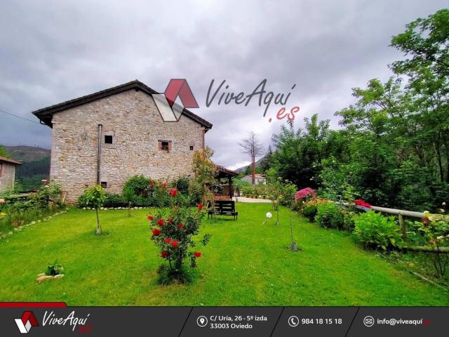 Casa en venta en Cangas de Onís. Casona de piedra de más de 200 m2 con 2300 m2 de terreno en Onís. Casas Cangas de.