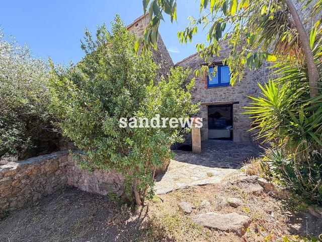 Casa en venta en Cantallops, de 340 m² 4 habitaciones por 415.000