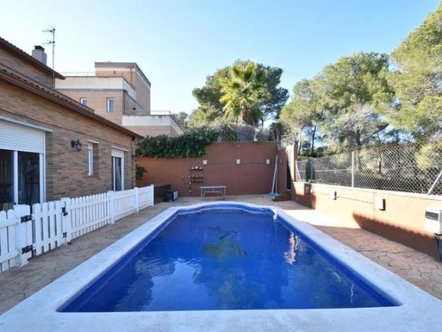 Casa en venta en Canyelles, La cogullada