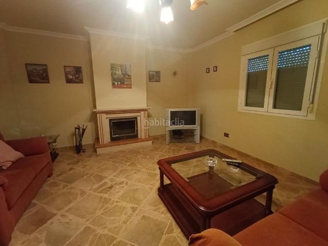 Casa en venta en Casabermeja. Gesbermeja pone a la venta magnífica propiedad independiente asentada sobre una parcela llana de 1.200 m, con 500 m construidos. Casas.