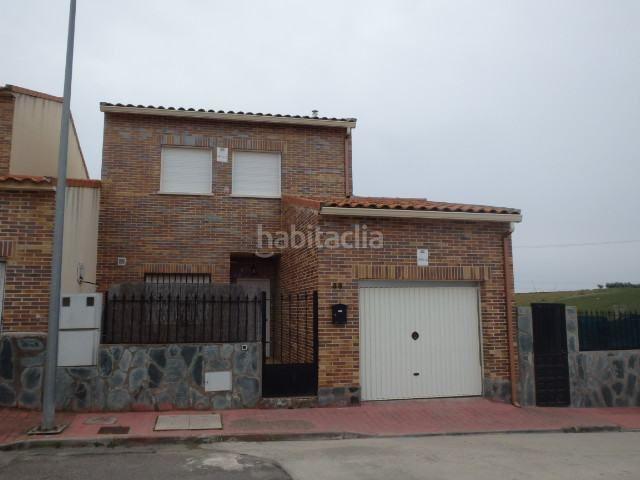 Casa en venta en Casar de Escalona El. Chalet. Casas Casar de Escalona.