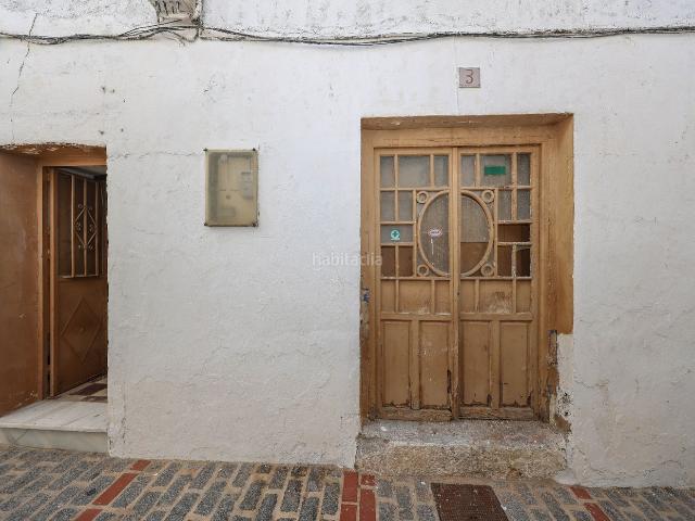 Casa en venta en Casarabonela. Auténtica casa adosada para reformar. Casas.