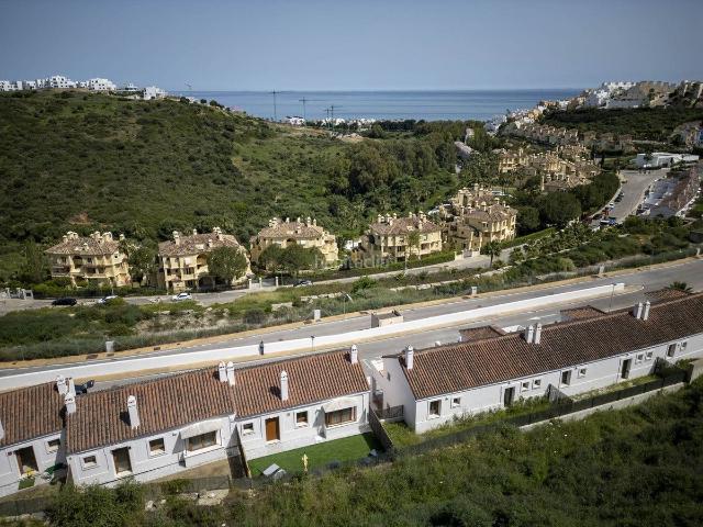 Casa adosada en venta en Casares, Bahía de Casares. Casas adosadas.