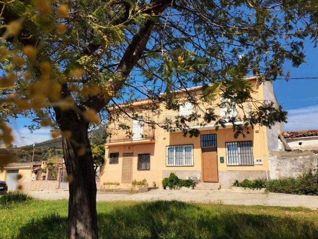 Casa en venta en Casas de Millán – Tranquilidad, naturaleza y calidad de vida