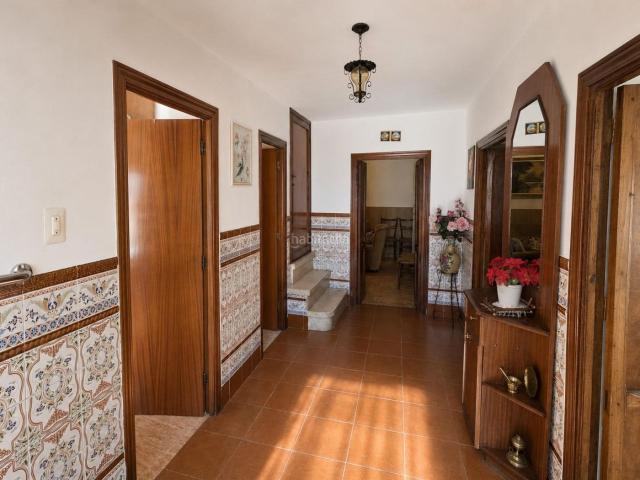 Casa en venta en Casas de Millán. Casa con gran potencial en Casas de Millán, amplia, luminosa y con terraza panorámica. Casas Casas de.