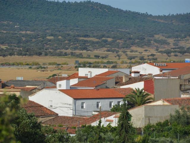 Casa en venta en Casas de Don Antonio. Casas de don antonio calle hernán cortés. Casas Casas de Don.