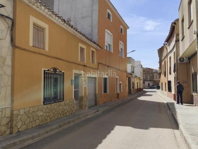 Casa en venta en Casas Ibáñez. Casa a reformar con mucho potencial. Casas Casas.