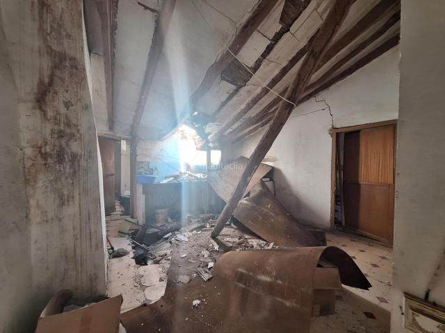 Casa en venta en Castalla. Oportunidad de inversión en el centro de Castalla vivienda para reformar con múltiples opciones de desarrollo o proyectos. Casas.
