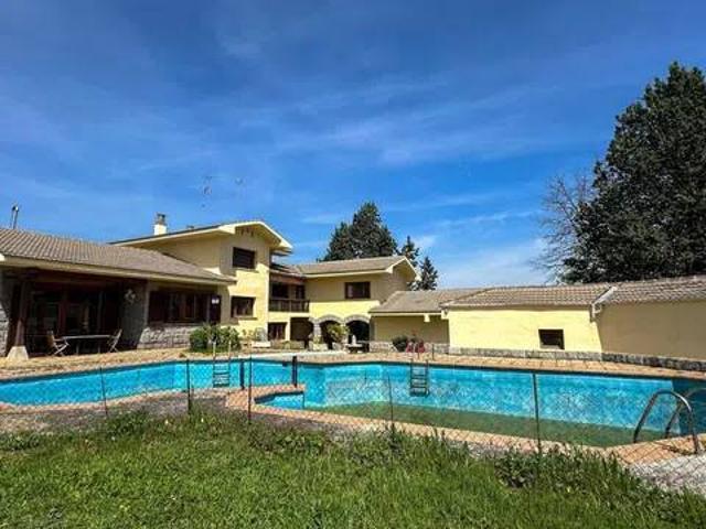 Casa en Venta en Castañares de Rioja