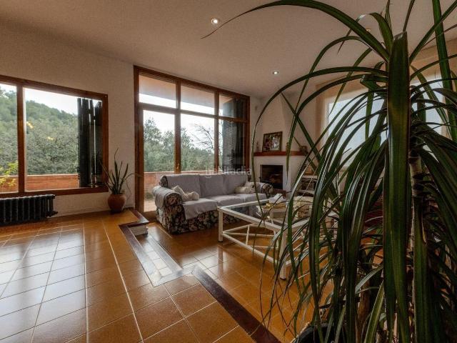 Casa en venta en Castellar del Vallès, Airesol. Casa 5 habitaciones dobles a 4 vientos. Casas Castellar del.