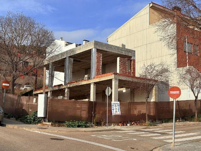 Casa en venta en Castellar del Vallès, de 150 m² 3 habitaciones por 240.000