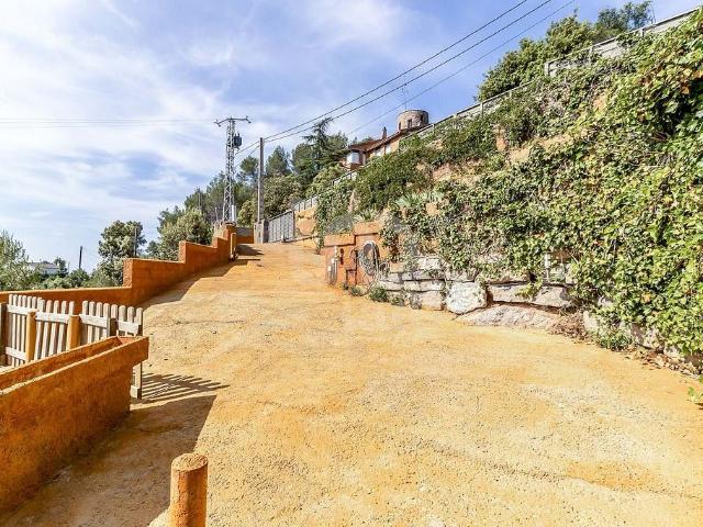 Casa en venta en Castellar del Vallès, de 317 m² 7 habitaciones por 600.000
