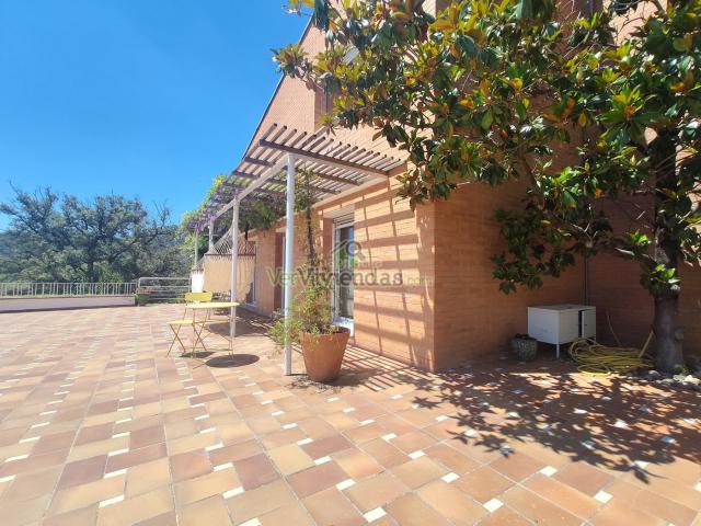 Casa en venta en Castellar del Vallès, El Racó Sant Feliu del Racó. Espectacular casa con piscina y vistas. Casas Castellar del.