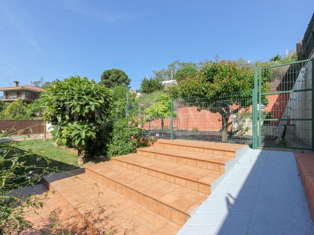 Casa en venta en Castellbisbal. UN SOPLO DE AIRE FRESCO. Casas.