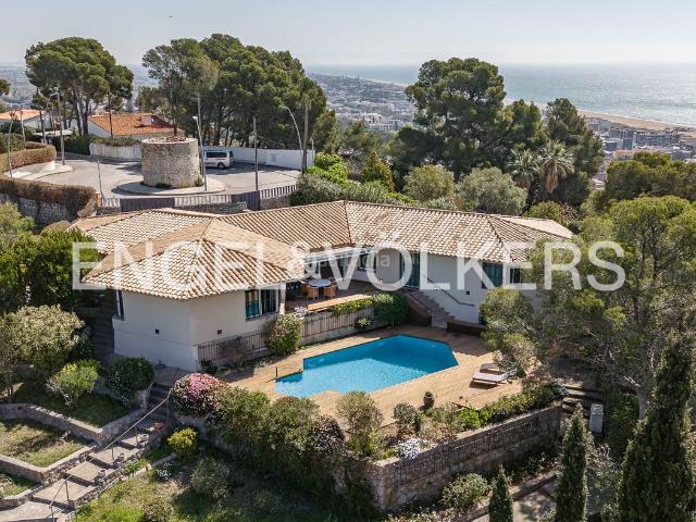 Casa en venta en Castelldefels, Bellamar. Santuario de Privacidad y Diseño Un Balcón Exclusivo al Mediterráneo en Bellamar. Casas.