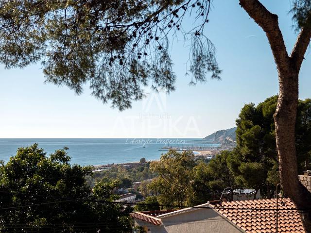 Casa en venta en Castelldefels, Bellamar. Villa de arquitectura contemporánea con vistas al mar. Casas.