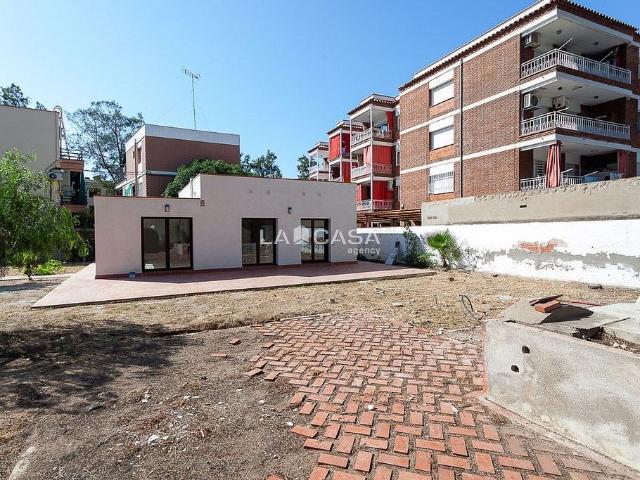 Casa en venta en Castelldefels, de 90 m² 3 habitaciones por 595.000 €