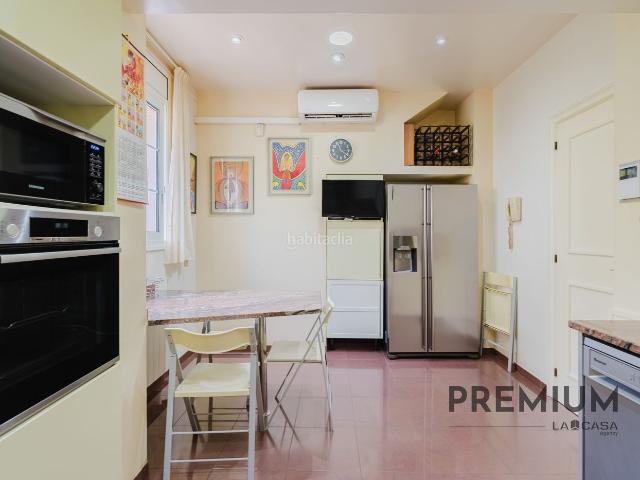 Casa en venta en Castelldefels, La Pineda. Casa de 218 m con 3 dormitorios y jardín privado en Castelldefels. Casas.