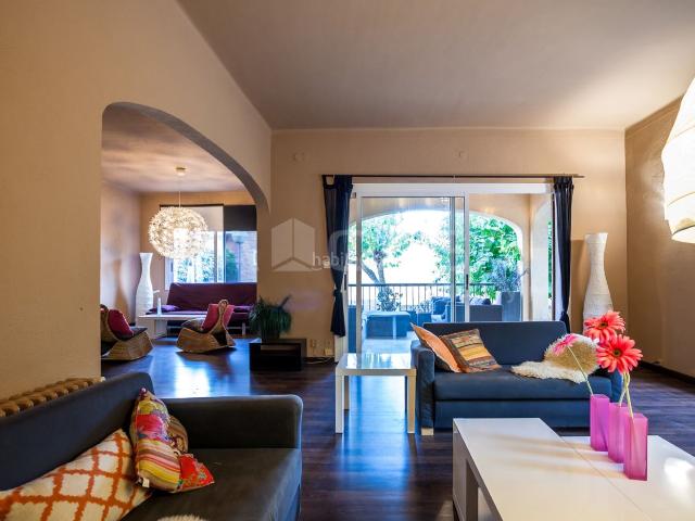 Casa en venta en Castelldefels, Montmar. Casa Avinguda Diagonal, Castelldefels. Casas.