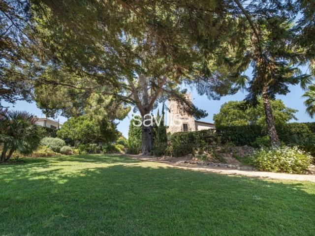 Casa en venta en Castelldefels, Montmar. Impresionante Torre a la venta en Castelldefels. Casas.