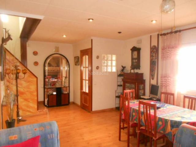 Casa en venta en Castellgalí. CASA CON PISCINA EN VENTA. Casas.