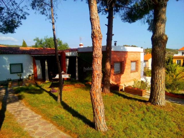 Casa en venta en Castellnovo. Castellnovo calle sierra espadán. Casas.