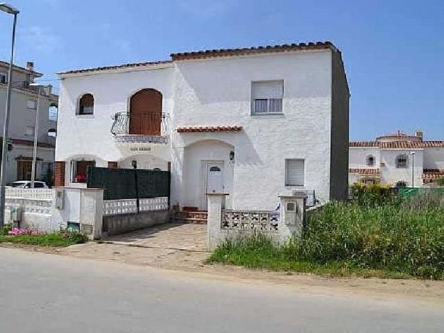 Casa en venta en Castelló d´Empúries, de 84 m² 2 habitaciones por 189.000