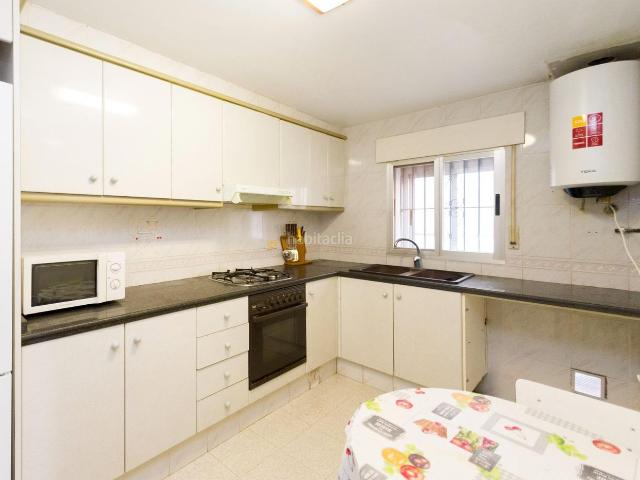 Casa en venta en Castellón de la Plana, Ciutat del Transport La Salera. Se vende casa con muchas posibilidades de reforma. Casas Castellón de la.