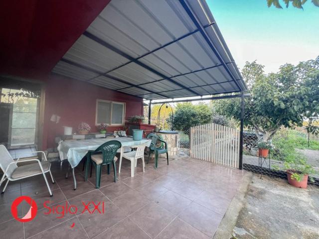 Casa en venta en Castellón de la Plana, El Grao. Descubre tu refugio ideal en esta encantadora casa de campo, situada en una parcela de 2.124 m de exuberante naturaleza. Disfruta. Casas Castellón de.