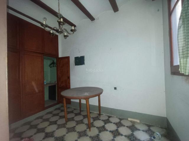 Casa en venta en Castellón de la Plana, Plaza Illes Columbretes. Casa para reformar con gran potencial próxima al centro de Castellón. Casas Castellón de la.