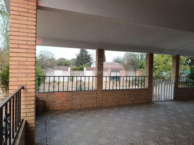 Casa en venta en Castilblanco de los Arroyos. CHALET EN URB. LAS MINAS, CASTILBLANCO DE LOS ARROYOS SEVILLA. Casas Castilblanco de los.