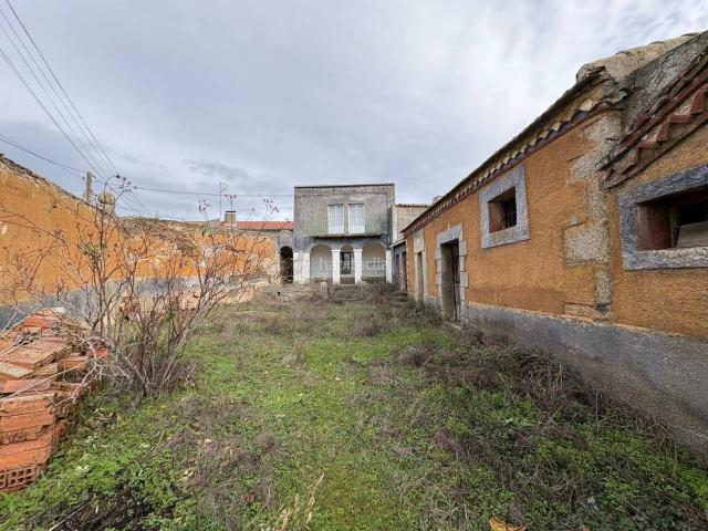 Casa en venta en Castillejo de Martín Viejo. Venta de casa en Castillejo de Martín Viejo. Casas Castillejo de Martín.