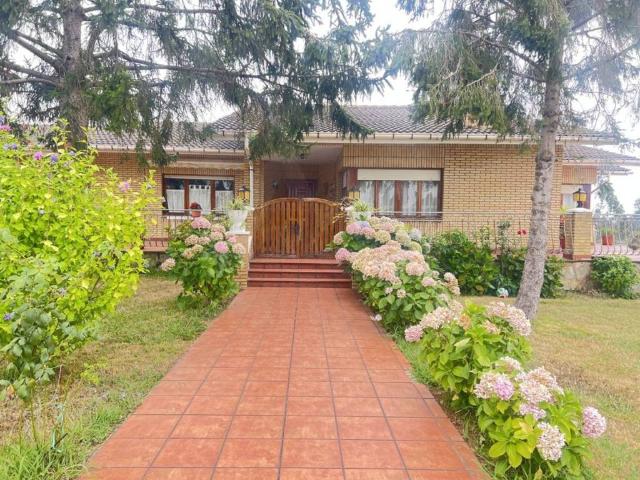 Casa en Venta en Castrillón