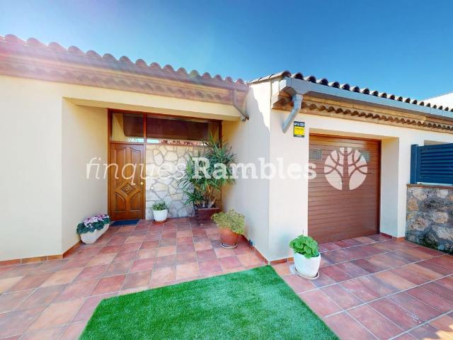 Casa en venta en Capellades. GRAN OPORTUNITAT A CAPELLADES. Casa impecable amb jardí. Casas.