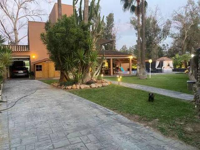 Casa en Venta en Carmona