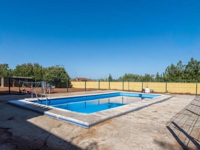 Casa en venta en Carmona, Urbanizacion san francisco de raso espejo