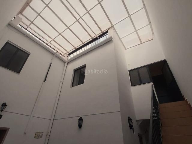 Casa en venta en Carmona. VENTA DE UNA CASA DE 2 PLANTAS, SON 2 PISOS MAS AZOTEA. Casas.
