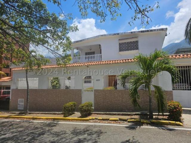 Casa en Venta en Caraballeda Palmar este Vargas 482 m2. 6 hab