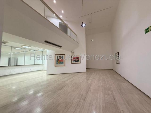 Casa en Venta en Caracas Altamira Distrito Federal 701 m2. 9 hab