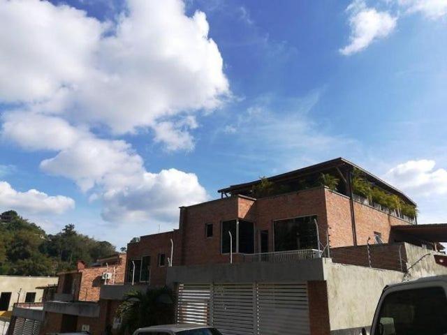 Casa en Venta en Caracas el hatillo Distrito Federal 383 m2. 5 hab