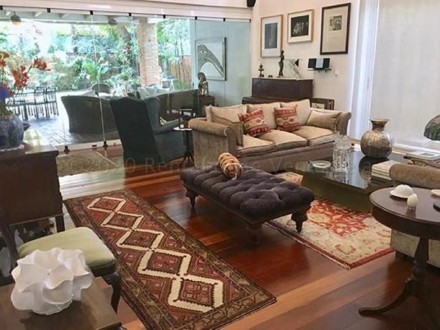 Casa en Venta en Caracas La Floresta Distrito Federal 524 m2. 4 hab