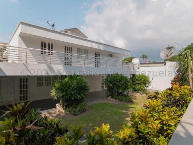 Casa en Venta en Caracas Prados del Este Distrito Federal 750 m2. 4 hab