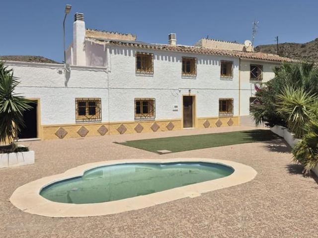 Casa en venta en Cariatiz, Almería