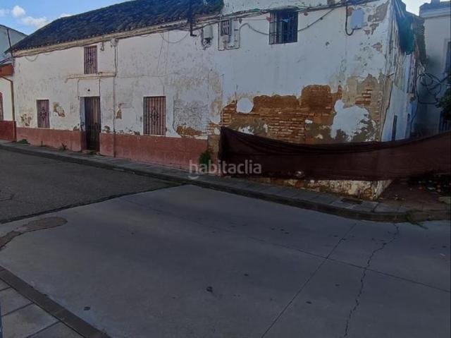 Casa en venta en Carlota La. Casa para derribo en venta en La Carlota, Córdoba. Casas Carlota.