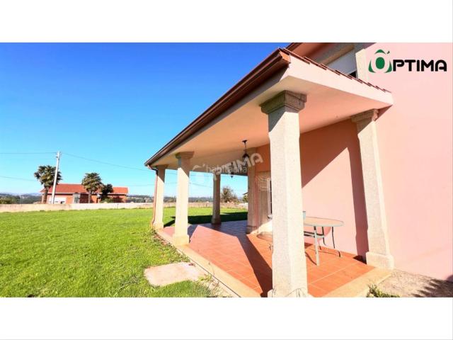 Casa en venta en Carral. Casa en venta en ayuntamiento de Carral. Casas.