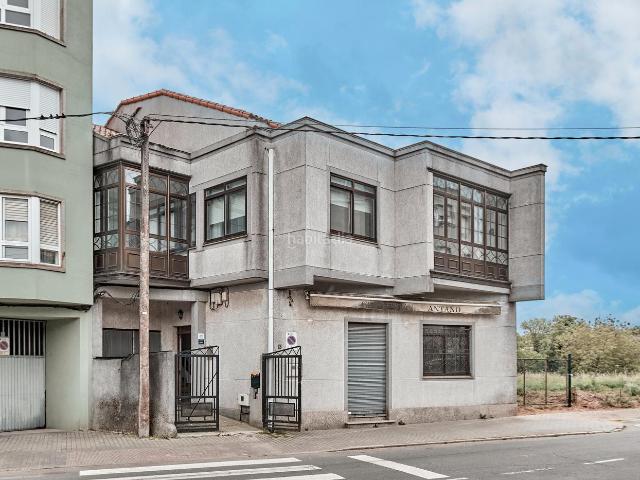 Casa en venta en Carral. CASA Y NEGOCIO EN CARRAL. Casas.