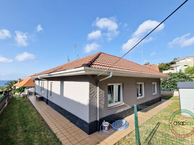 Casa en venta en Carreño. XIVARES PRIMERA LINEA DE PLAYA MUY BUEN CHALET INDEPENDIENTE. Casas.