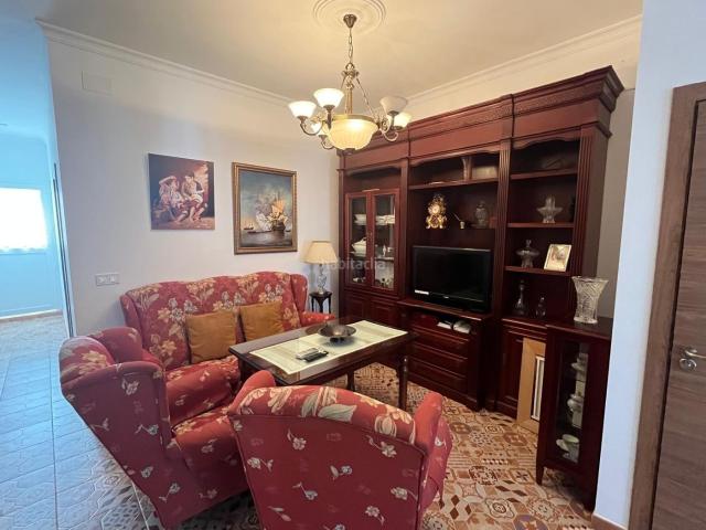 Casa en venta en Carrión de los Céspedes. Magnífica casa de pueblo en el centro de Carrión de los Céspedes!. Casas Carrión de los.