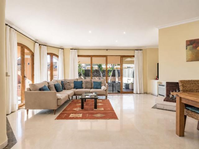 Casa en venta en Cartagena, La Manga Club. Casas.