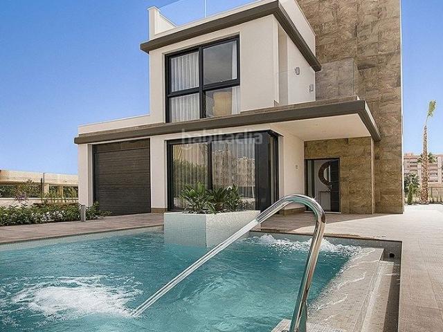 Casa en venta en Cartagena, Playa Honda Playa Paraíso. VILLA DE OBRA NUEVA EN PLAYA HONDA Villa con soacutetano, garaje, piscina privada y solaacuterium, totalmente terminada y lista pa. Casas.